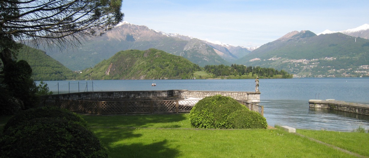 Villa con darsena esclusiva sul lago di Como